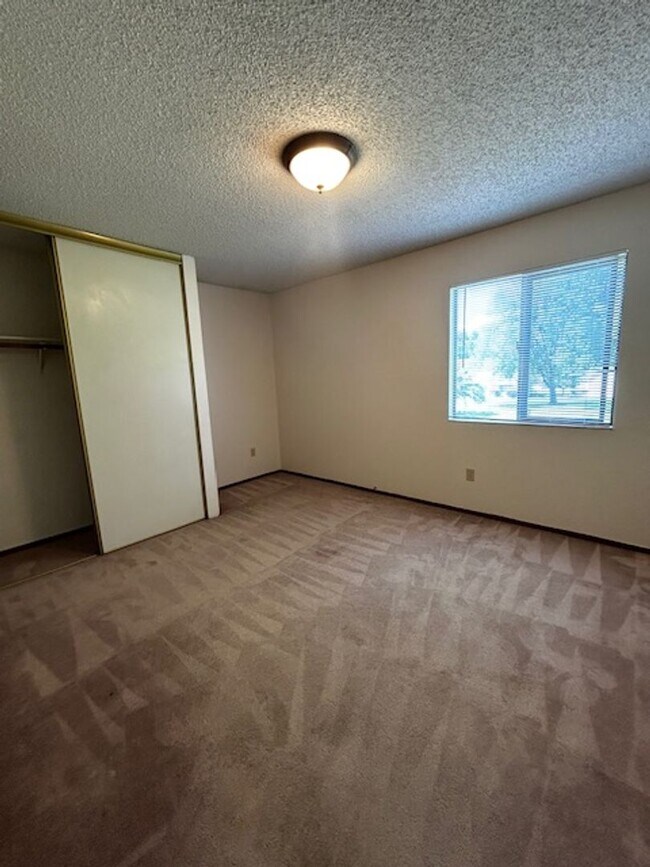 Building Photo - 7689 Melody Dr