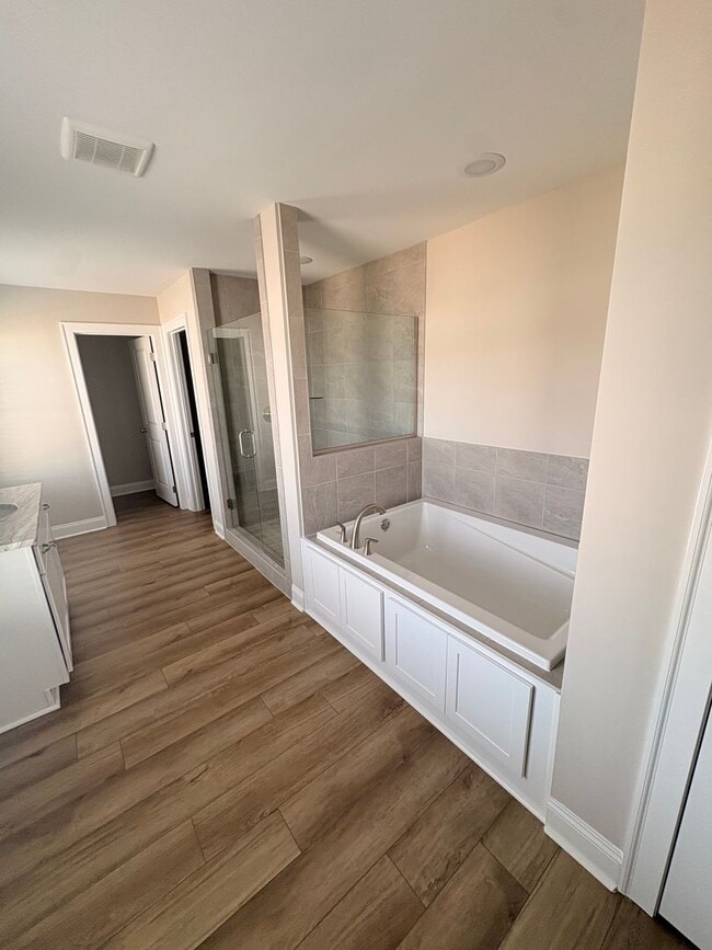 Building Photo - 112 Alva Ct