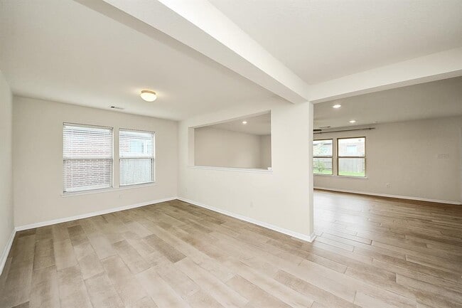 Building Photo - 3302 Regal Park Ln