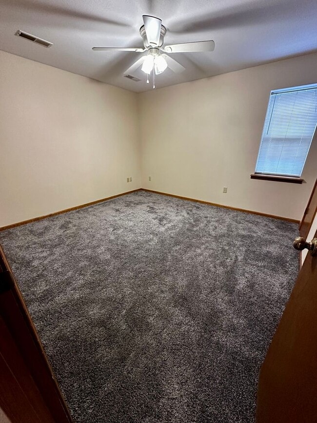 Building Photo - 3 Bedroom Home with Workshop in Boonville