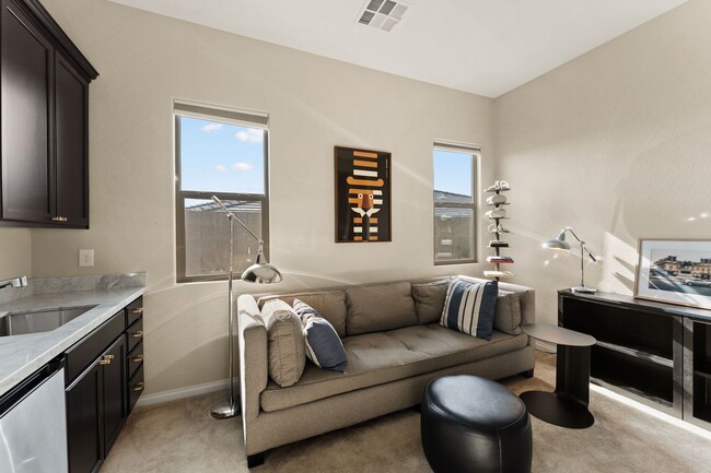 Building Photo - Stunning 5-Bedroom, 4.5-Bath Home in the S...