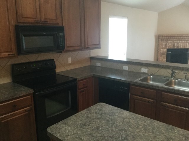 Building Photo - 6233 Brooklynn Dr