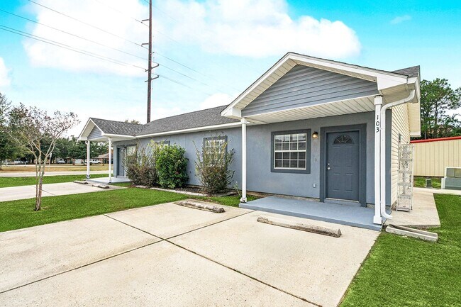 Building Photo - Charming Cottages for Rent in Waveland – 1 & 2 Bedroom Units Available at Cambridge Cottages!