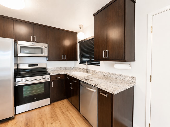 Building Photo - 3008 Cardillo Ave