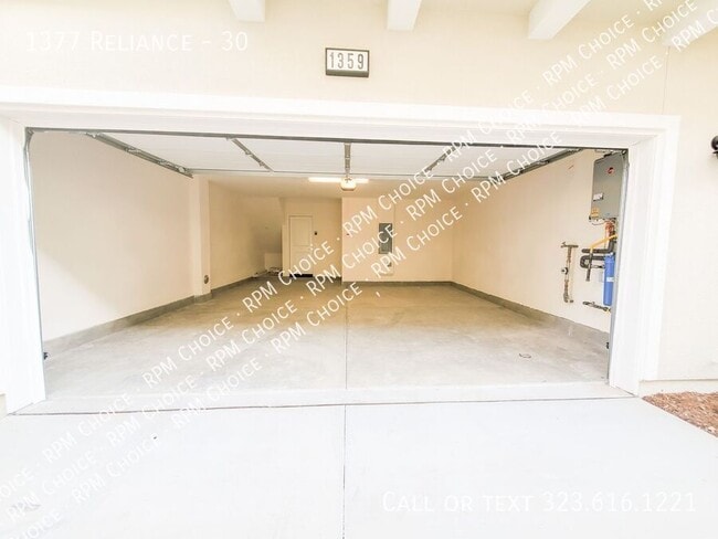 Building Photo - 1377 Reliance-30