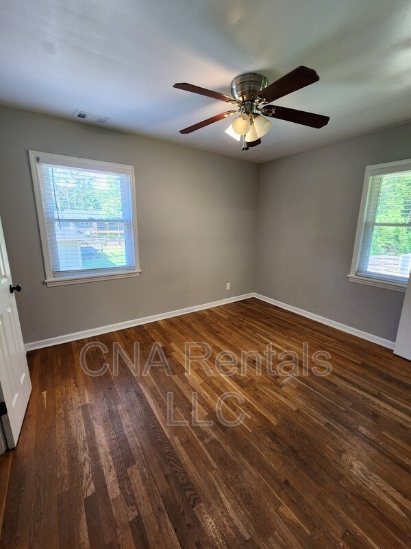 Building Photo - 730 McBurnette Rd N E