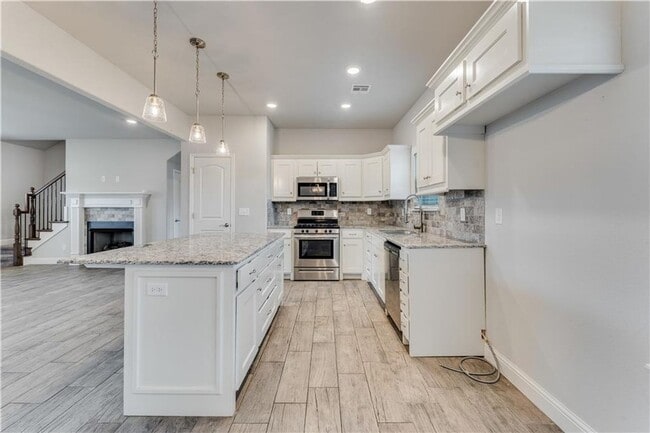 Building Photo - 582 Quartz Wy
