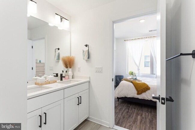 Building Photo - 2006 Northbank Pl