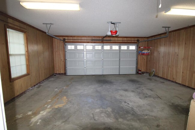 Building Photo - 280 Trillium Ln