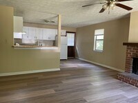 Building Photo - pre120