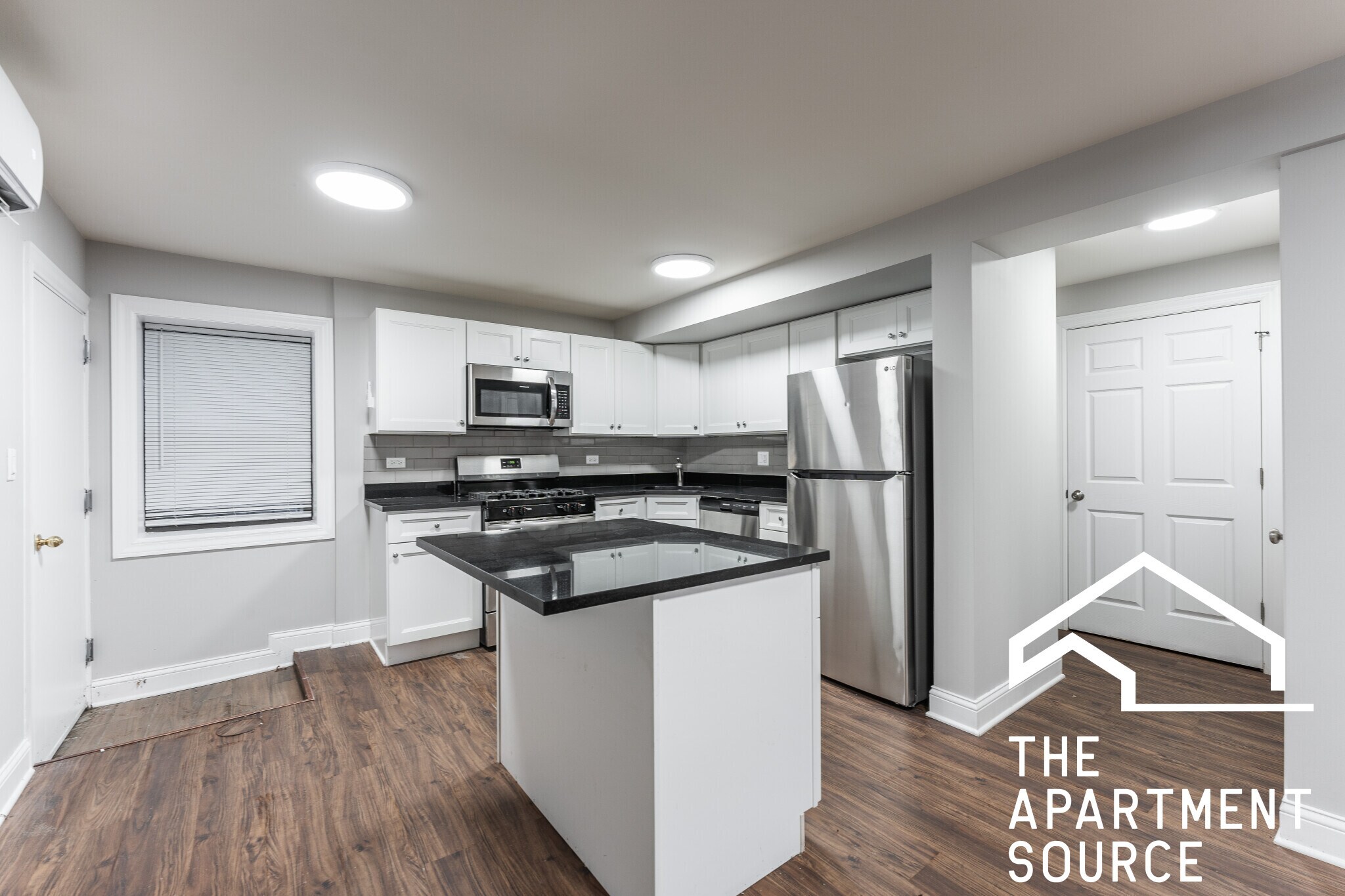 Building Photo - 5746 N Winthrop Ave