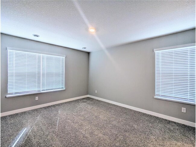 Building Photo - 17092 Dysart Pl