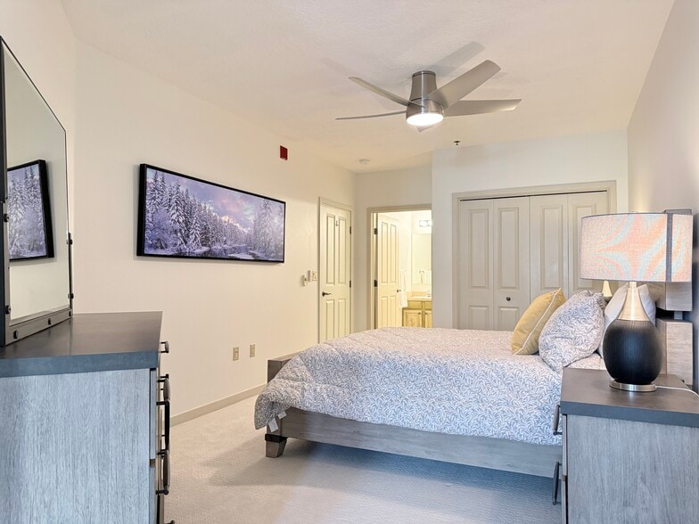 Building Photo - 1325 S Hwy 89