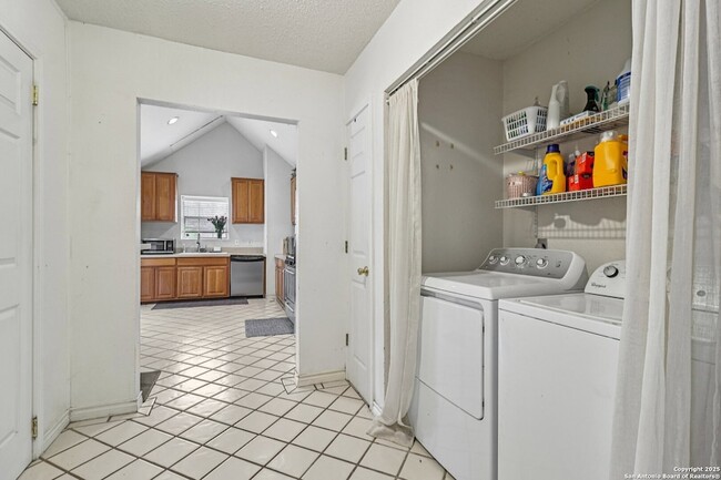 Building Photo - 2709 W Craig Pl