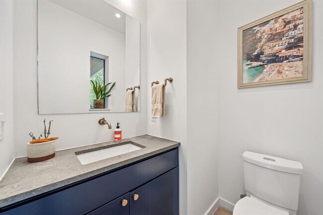 Building Photo - 2509 Durwood St