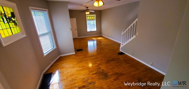 Building Photo - Very nice!! 3 Bedroom 1.5 Bath House in Ea...