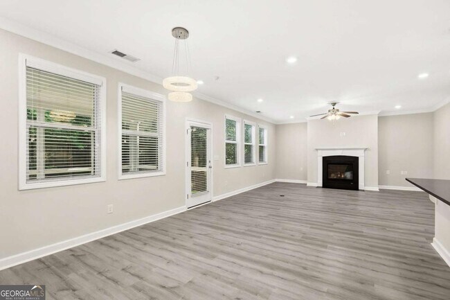 Building Photo - 520 Cresentry Brook
