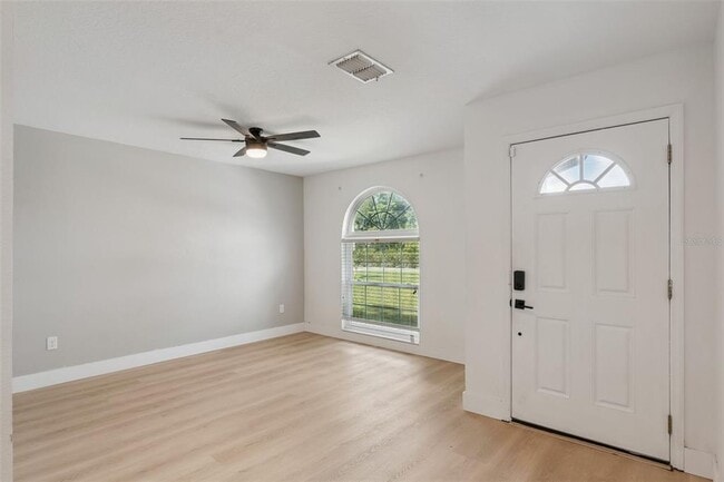 Building Photo - 10618 Clarcona Ocoee Rd
