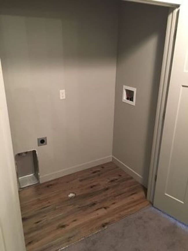 Building Photo - Beautiful 3 Story Vineyard Townhome