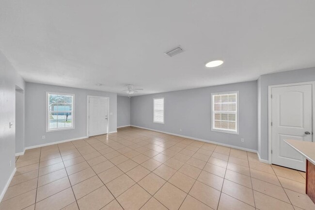 Building Photo - 5086 Greyfield Pl N