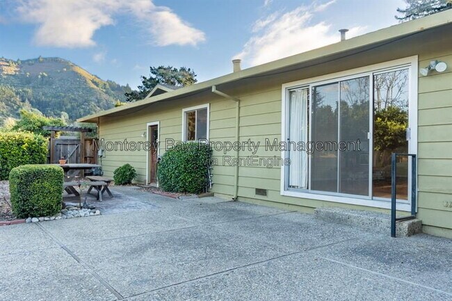 Building Photo - 27045 Meadows Rd