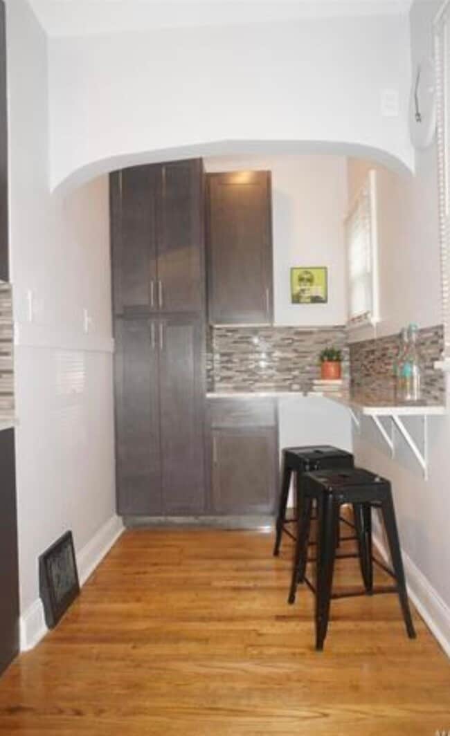 Building Photo - 753 Yale Ave