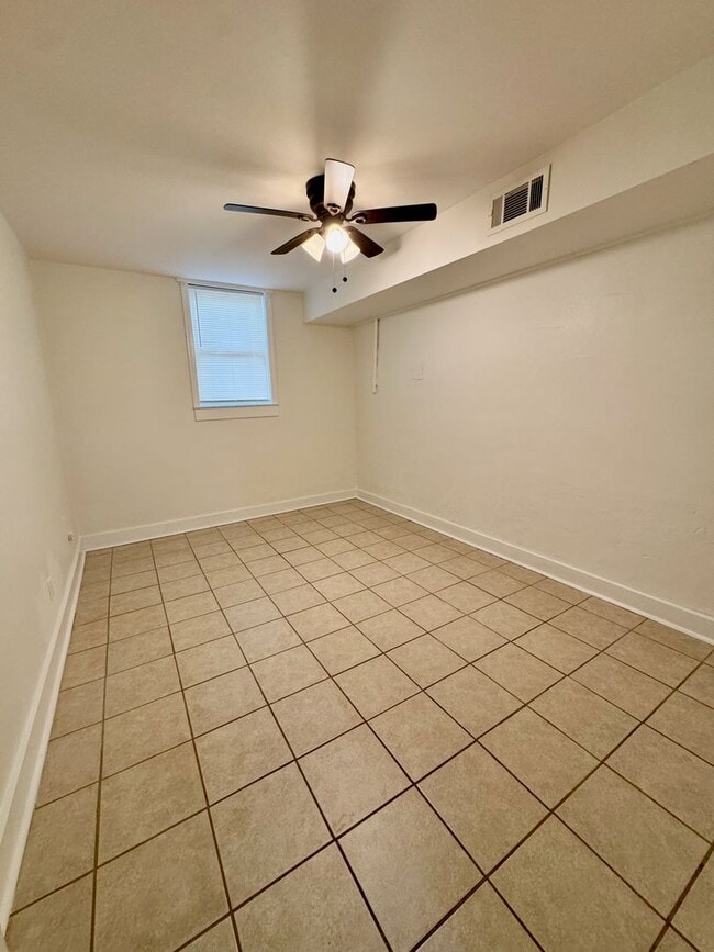 Building Photo - 508 Landers Dr SW