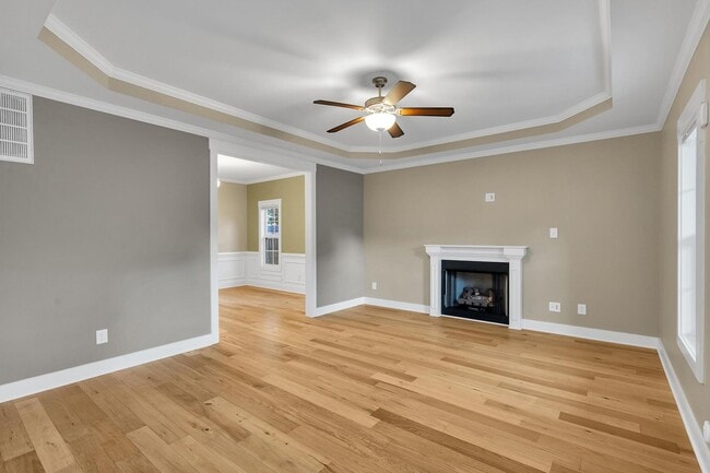 Building Photo - Beautiful 3 Bedroom with bonus in Sneads Ferry