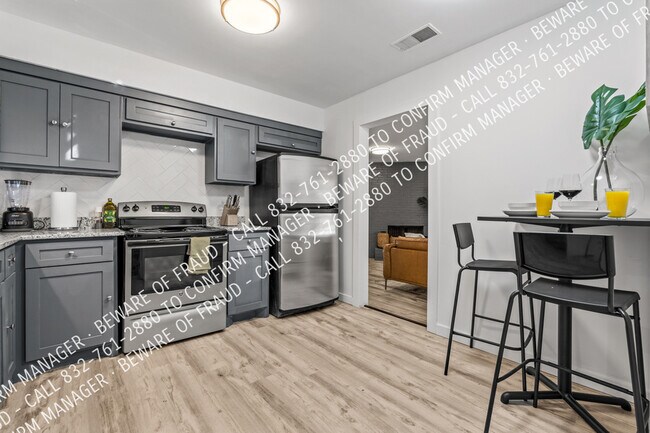 Building Photo - 12811 Pandora Dr