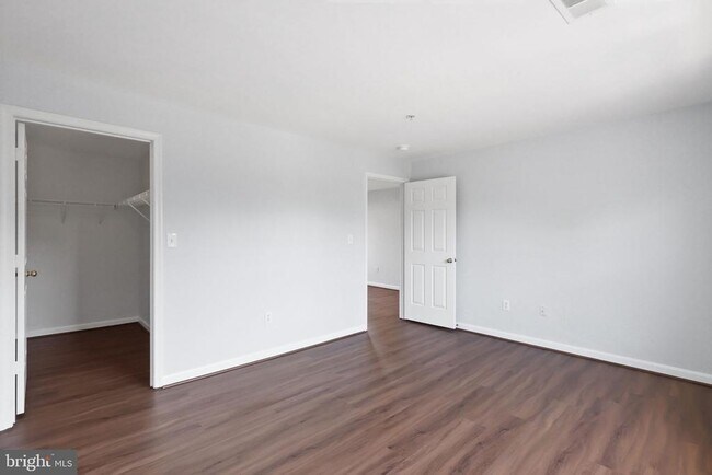 Building Photo - 513 Constellation Square SE