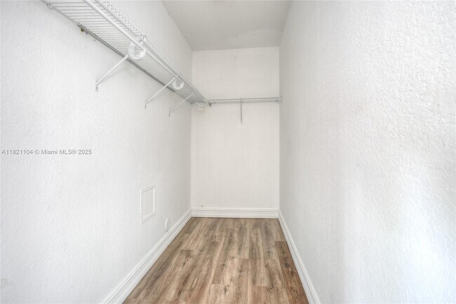 Building Photo - 1080 99th St