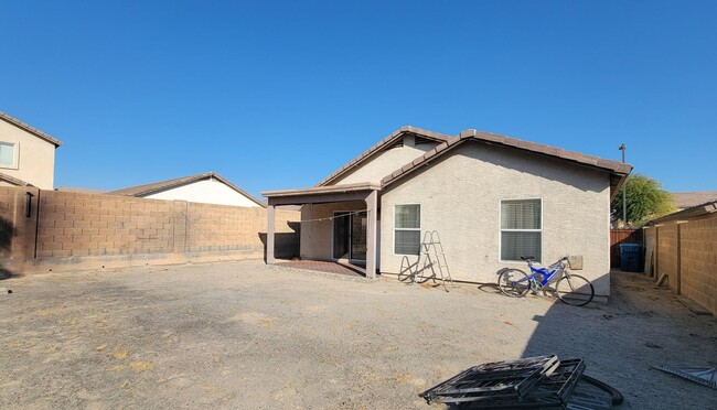 Building Photo - No Carpet! Clean home ready for you!