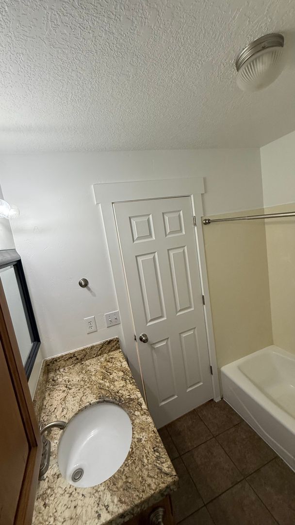Building Photo - Large Single Family Lehi Home available now!