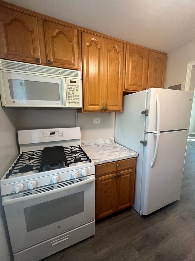 Building Photo - 212 N George Mason Dr