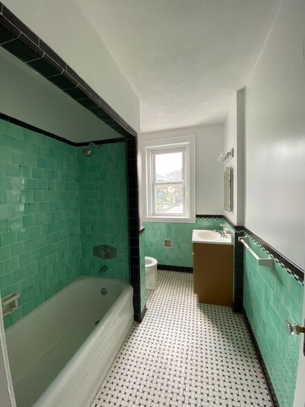 Building Photo - 2001 Commonwealth Ave