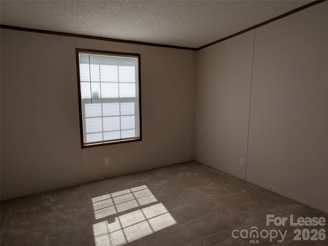 Building Photo - 338 Weathers Creek Rd