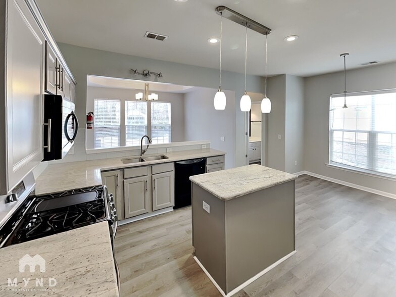 Building Photo - 11216 Cypress View Dr