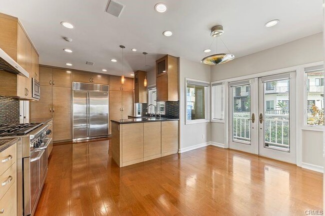 Building Photo - 1800 E Ocean Blvd