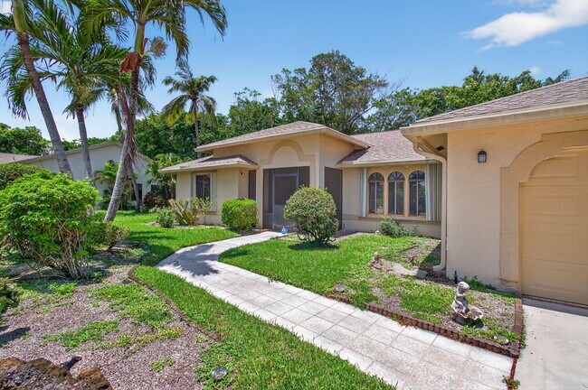 Building Photo - 2925 Riviera Dr