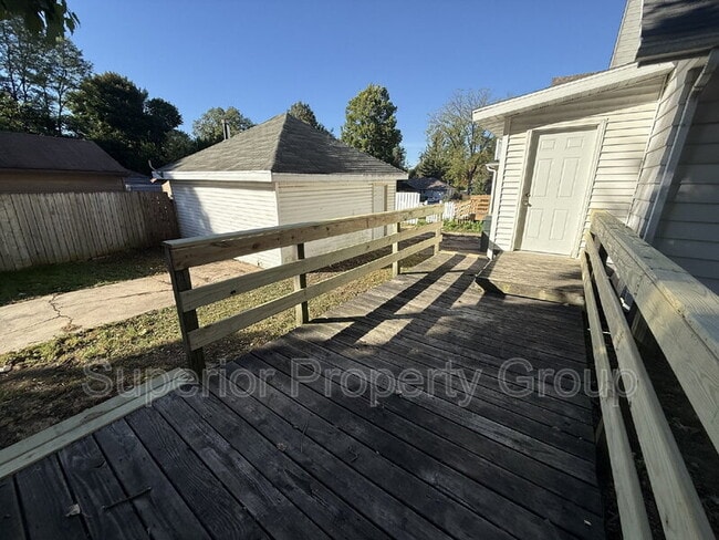 Building Photo - 18 N Fair Oaks Ave