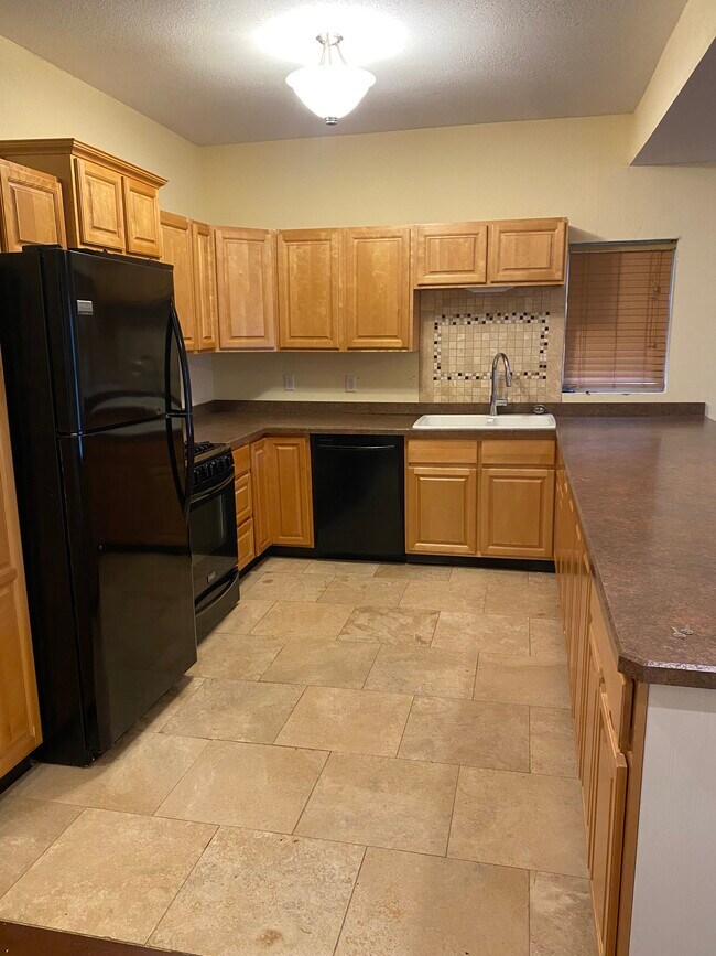 Building Photo - 163 Anderson Pl