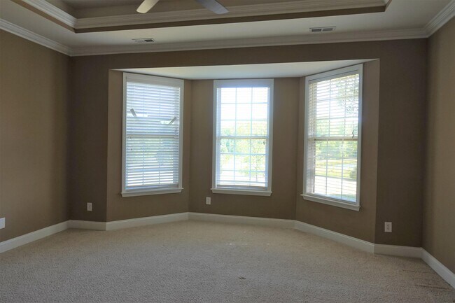 Building Photo - 1 Stoneledges Ln