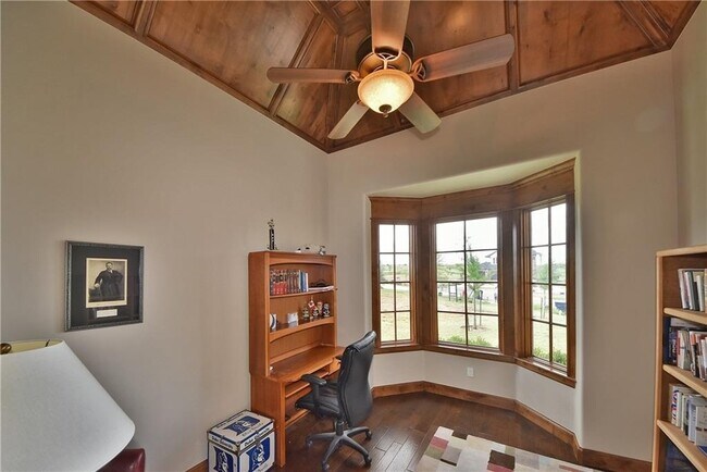 Building Photo - 16828 Little Leaf Ln