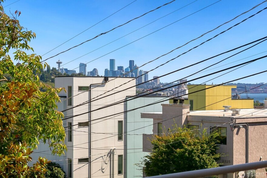 Building Photo - Luxury spacious unit with partial downtown view in Magnolia