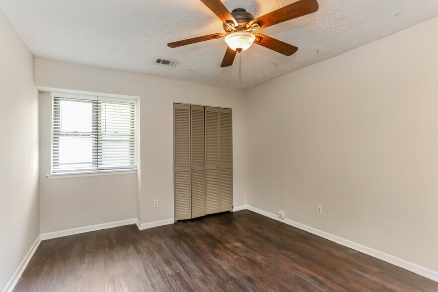 Building Photo - 3747 Willow Wood Way NW