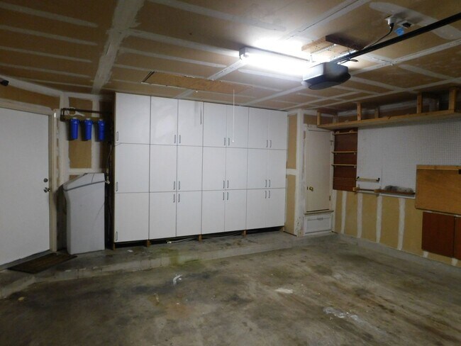 Building Photo - 1301 Leah Ln