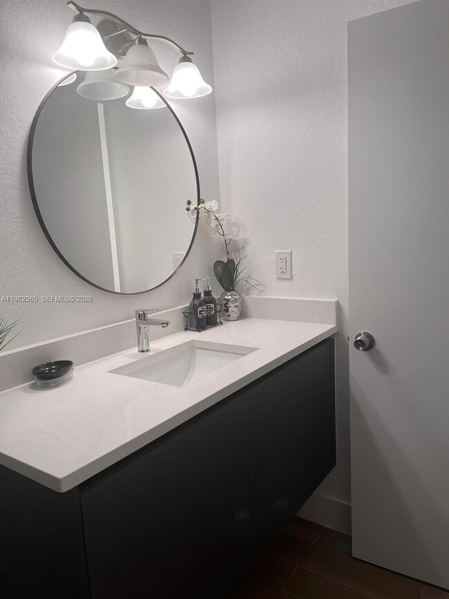 Building Photo - 613 NW 10th St