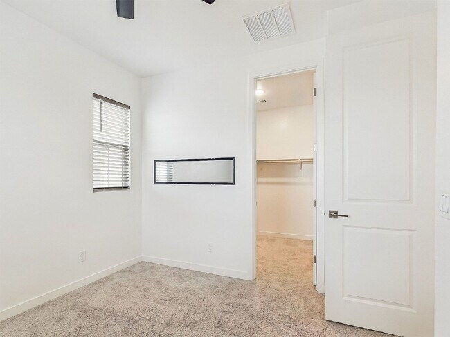 Building Photo - A luxe home in the heart of Chandler