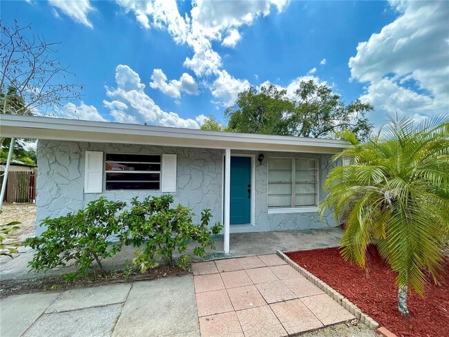 Primary Photo - 5330 Hondo Way