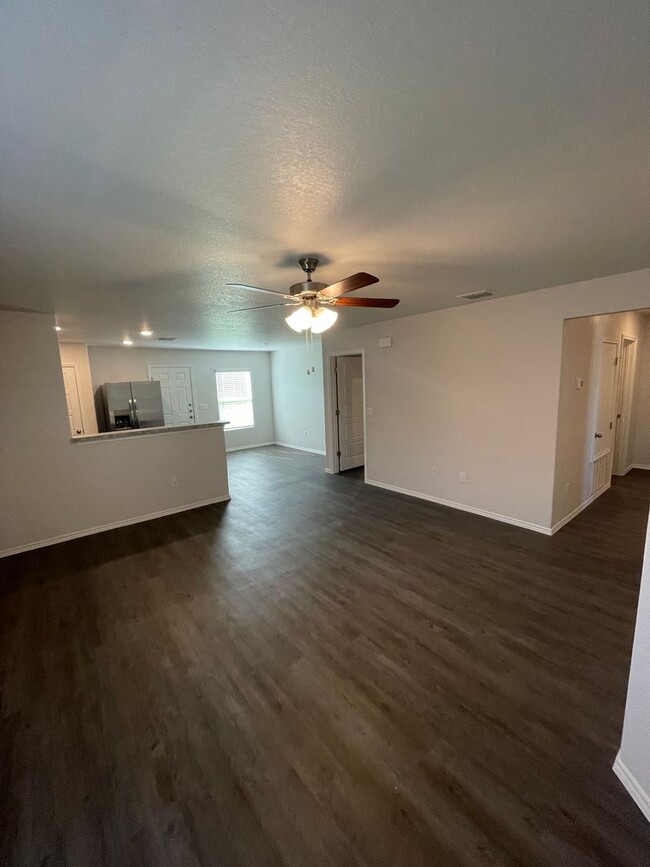 Building Photo - *MARCH MADNESS SAVINGS!* Three Bedroom | T...